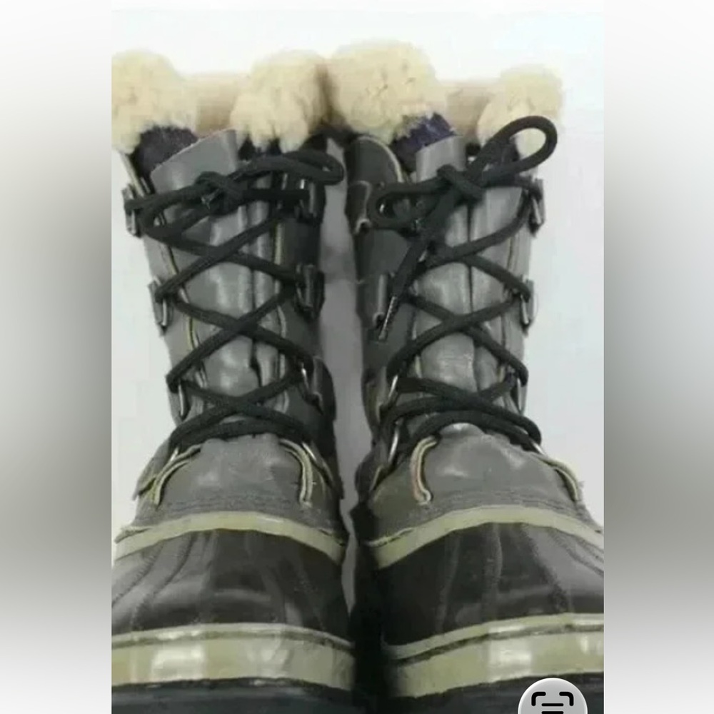 Neiman Marcus Vintage Made in Canada Sorel Caribou Dark Gray Snow Boot ❄️